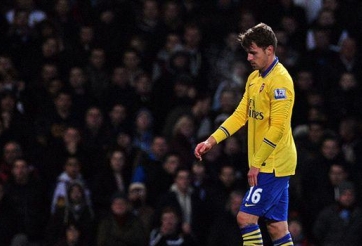 Họa vô đơn chí, Arsenal mất Ramsey dài ngày